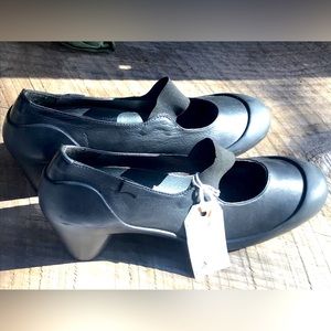 Vintage 90’s Camper “Minie” Leather Rubber Mary Jane Pumps Black EU 41